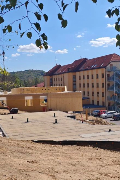 Proměna Vojenské zotavovny Dyje u Vranovské přehrady pokračuje
