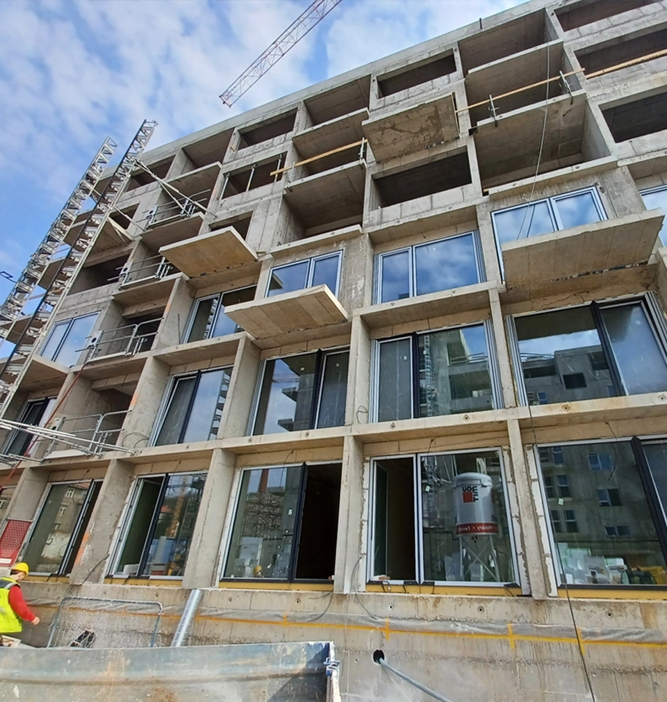 Na projektu Kolbenova Park byl dosažen důležitý milník – hrubá stavba je hotová